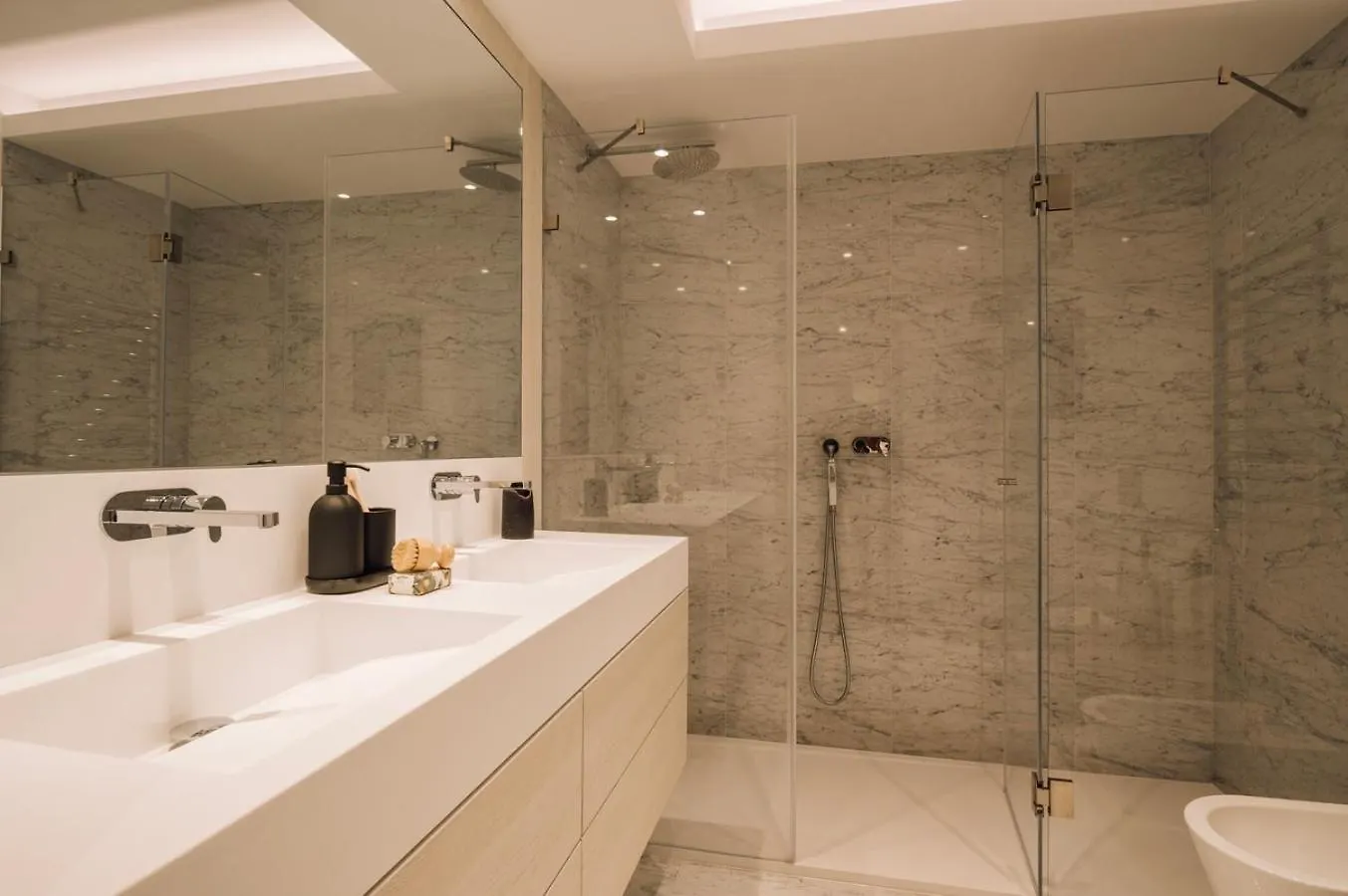 Terracina - 2 Bedrooms And Terrace In Campolide Лиссабон Апартаменты