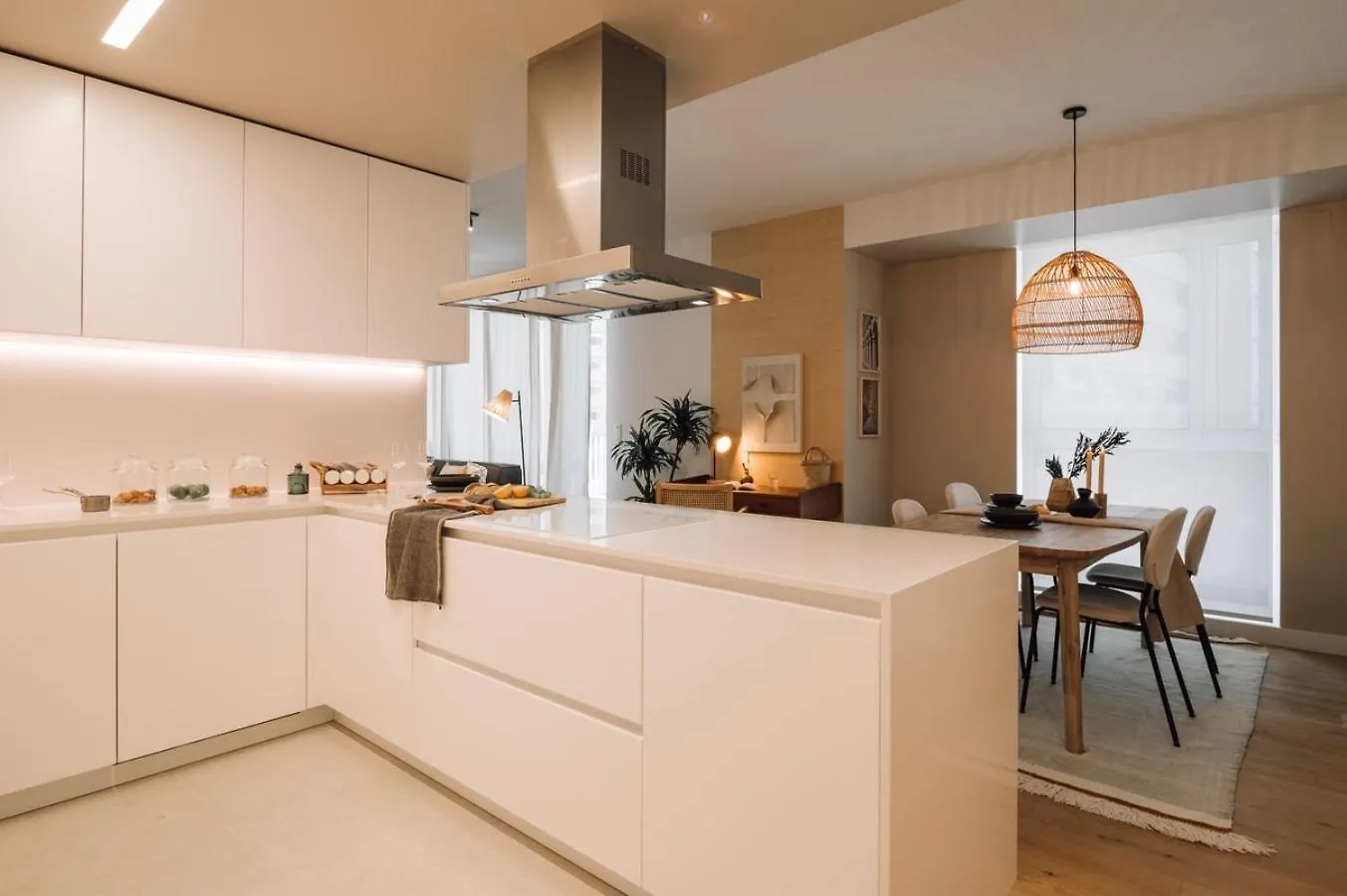 Апартаменты Terracina - 2 Bedrooms And Terrace In Campolide Лиссабон