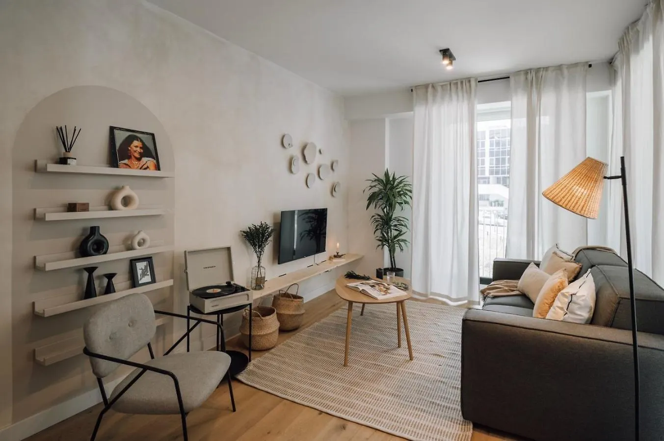 Terracina - 2 Bedrooms And Terrace In Campolide Лиссабон 0*,  Португалия